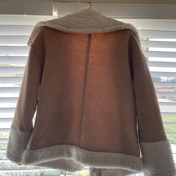 CAbi McQueen Coat Fall 2020 - Picture 5 of 9